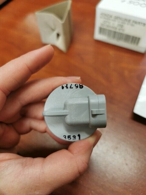 NOS Honda TRX350F TRX500F HEADLIGHT BULB 31.5/31.5 12V 33150-HN5-670 H104