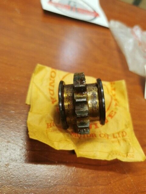 NOS Honda CB72 CB77 CL72 CL77 PRIMARY DRIVE SPROCKET 15T 13611-259-020 H71
