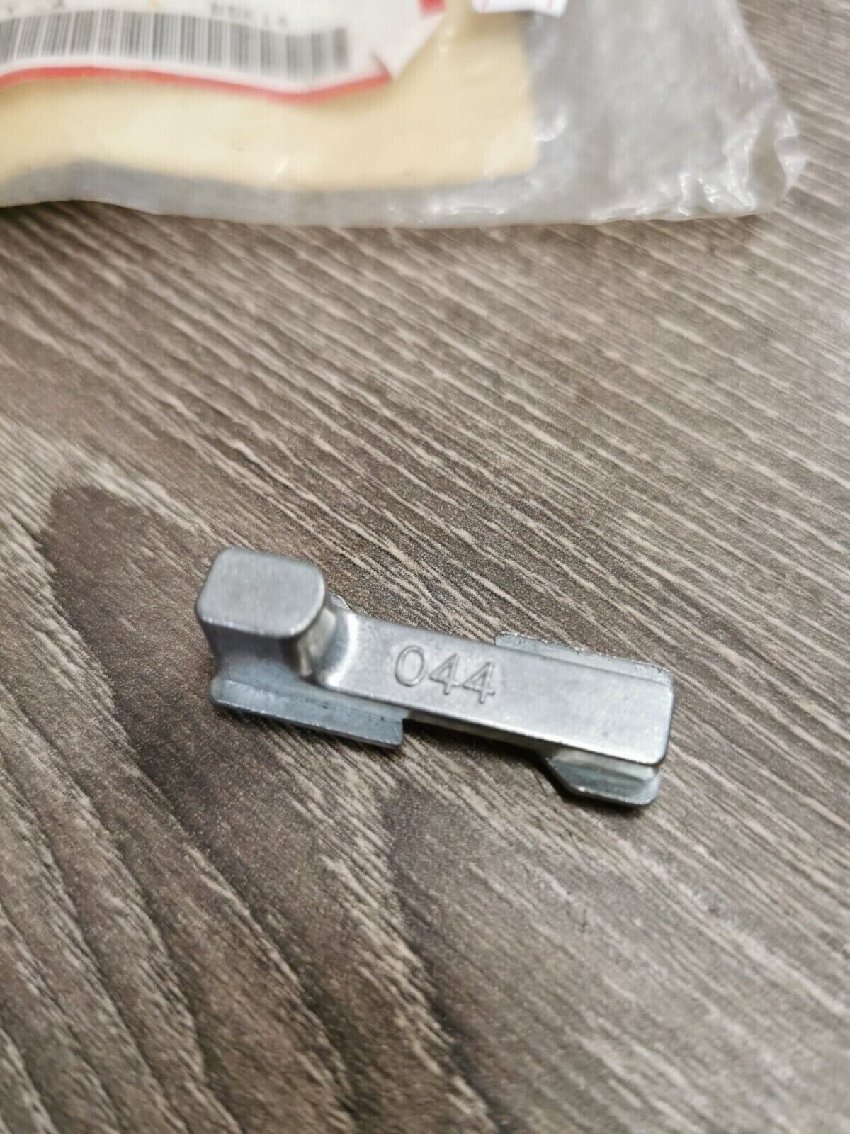 NOS HONDA HINGE 53161-044-000  H54