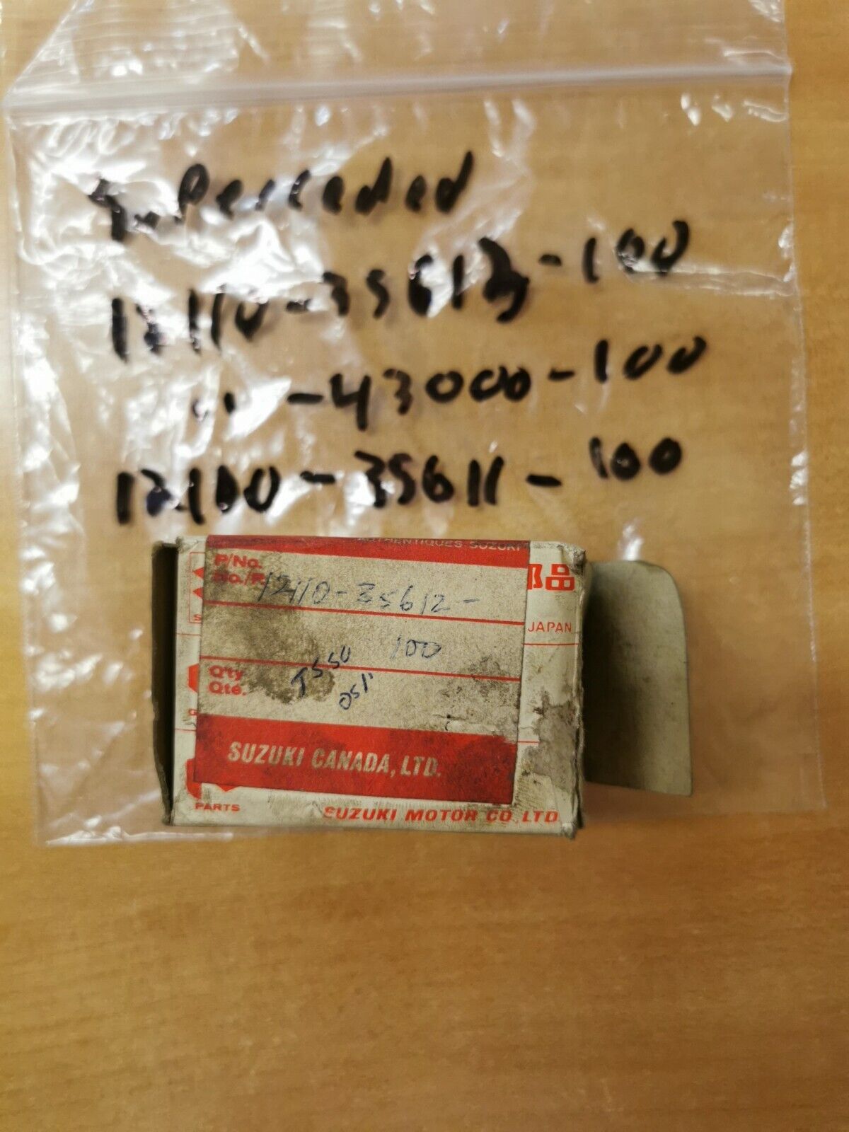 NOS SUZUKI PISTON Superseded 12110-35613-100 12110-43000-100 12100-35611-100 S7