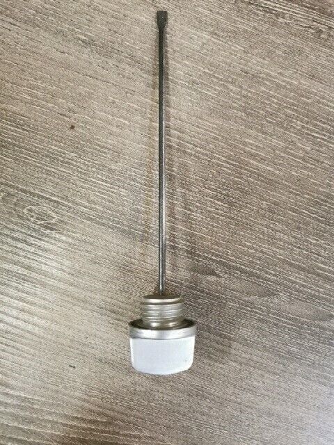 NOS HONDA C100 C102 C105 C105T CA102 CA105T GAUGE OIL 15650-001-020 H95