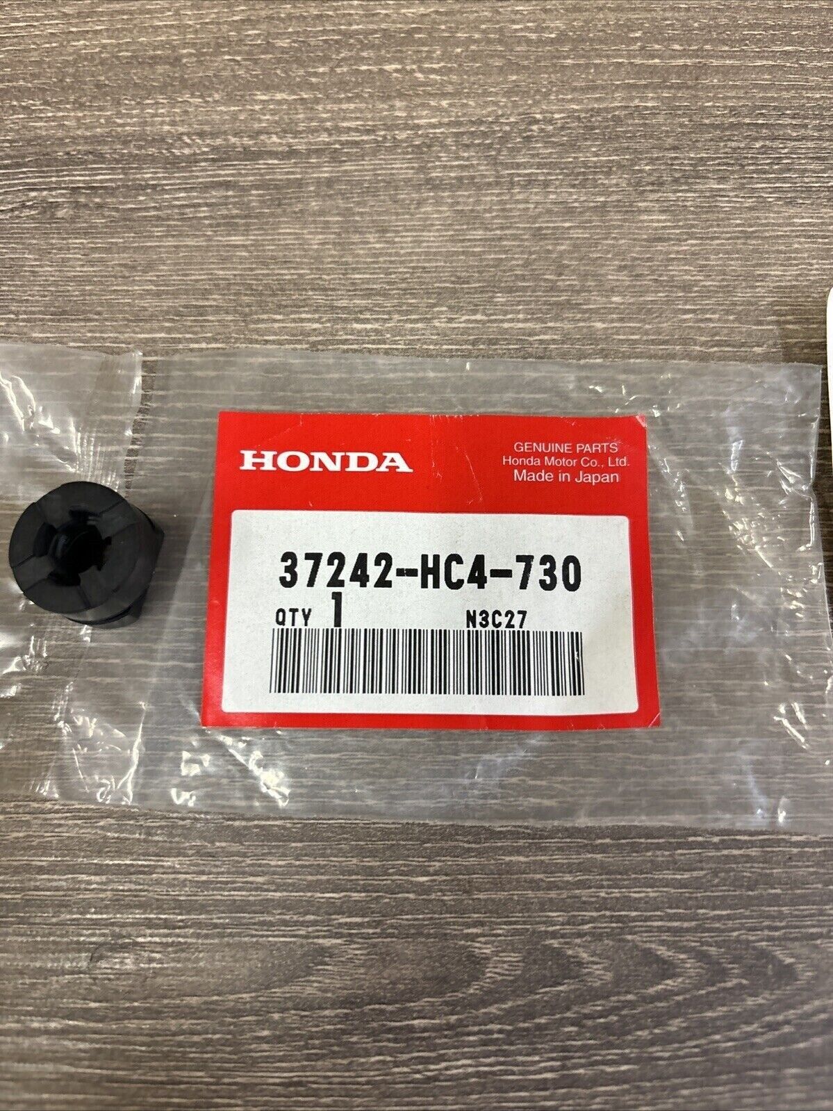 NOS Honda TRX250 TRX300 TRX400FW TRX450 SPEEDOMETER RUBBER 37242-HC4-730 H121