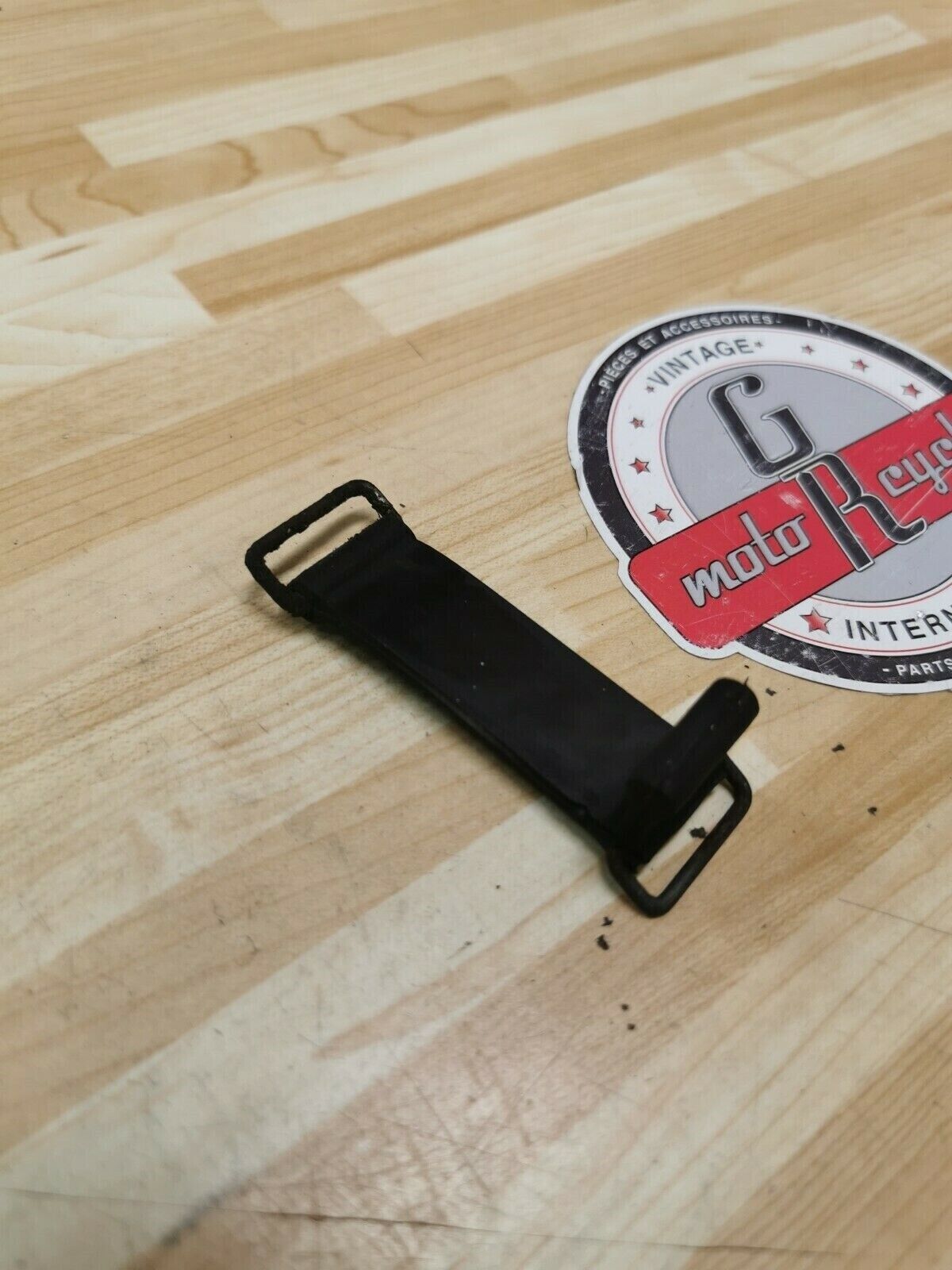Yamaha DT200 1986 battery tray box rubber strap holder band