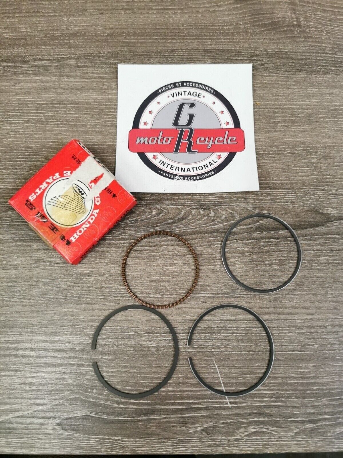 NOS HONDA XL185 XR185  RING SET PISTON OVER SIZE  0.25 13021-427-000 H41