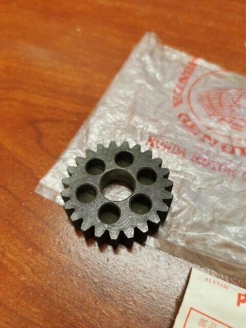 NOS Honda CM90 TRANSMISSION TOP GEAR 23451-034-000 H75