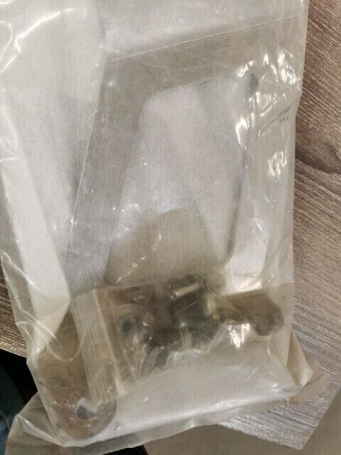 NOS YAMAHA Phazer Snowmobile WINDSCREEN MOUNT SMA-8GC96-WS-MT Y113