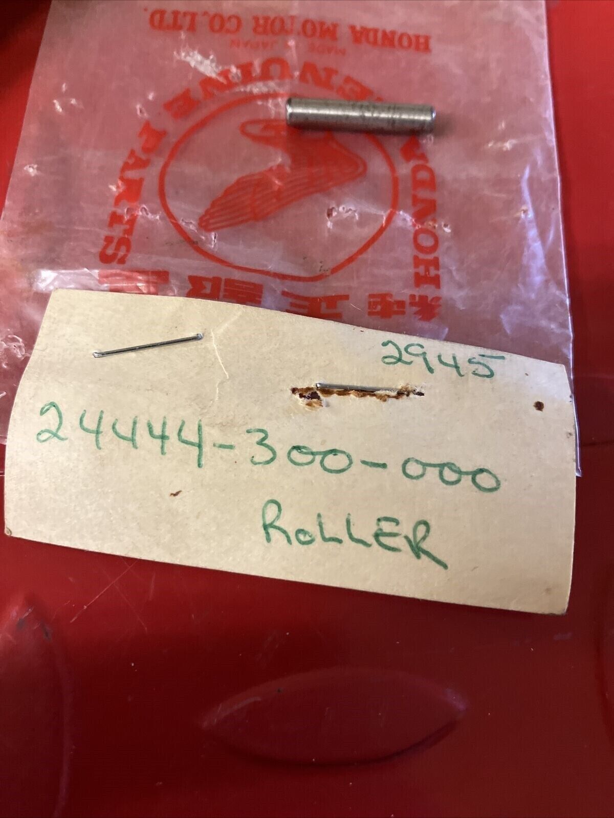 NOS HONDA CB750 CB900 CB1000 CB1100 ROLLER (4X20.6) 24444-300-000 H24