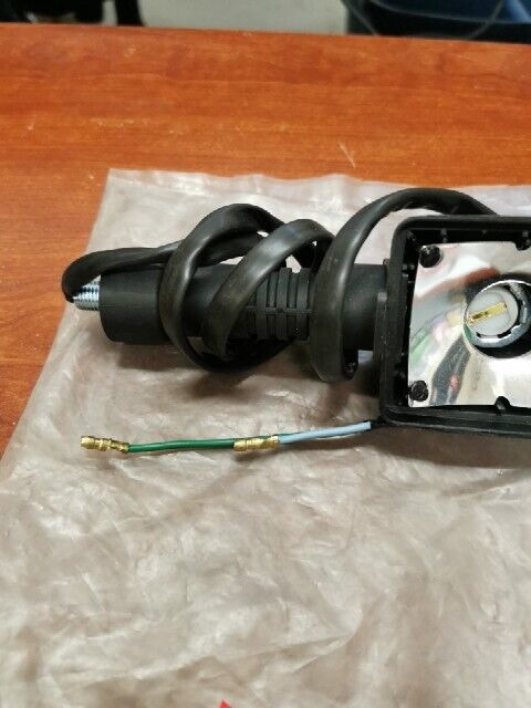 NOS Honda 1983 - 1987 XL600R RIGHT REAR TURN SIGNAL BASE 33620-MG2-672 H107
