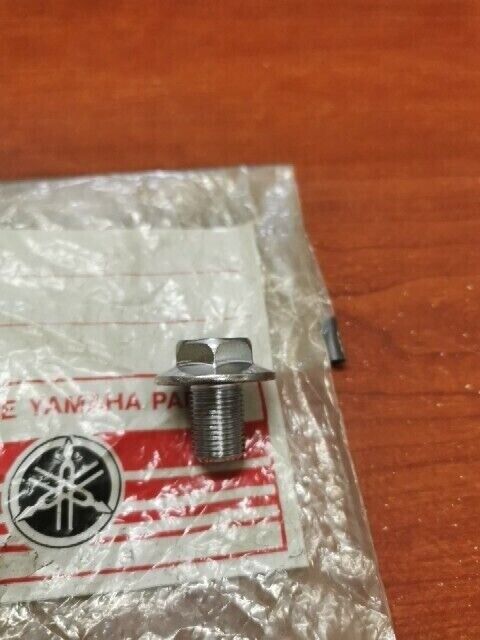NOS Yamaha TZR50 WASHER BASED BOLT 90105-14060-00 SUB 90105-14102-00 90105- Y162