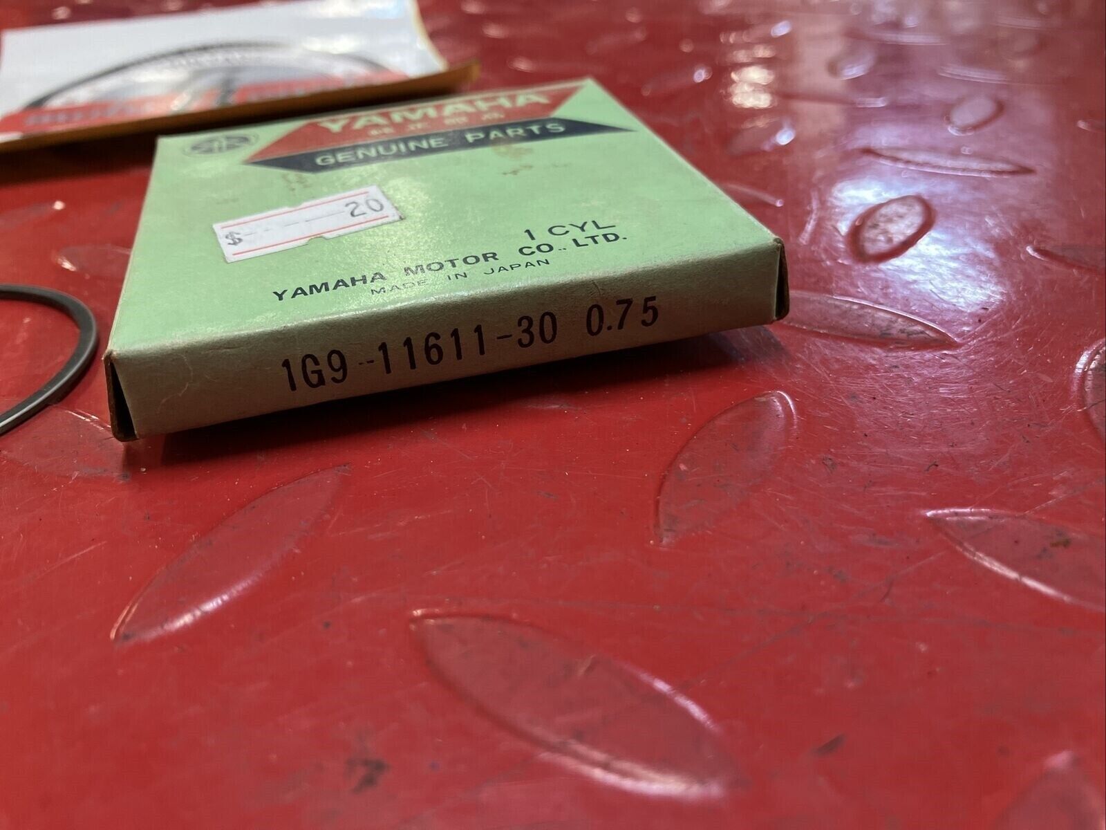 NOS Yamaha YZ100 1977 RING PISTON 3RD O/S 0.75 1G9-11611-30-00 Y34