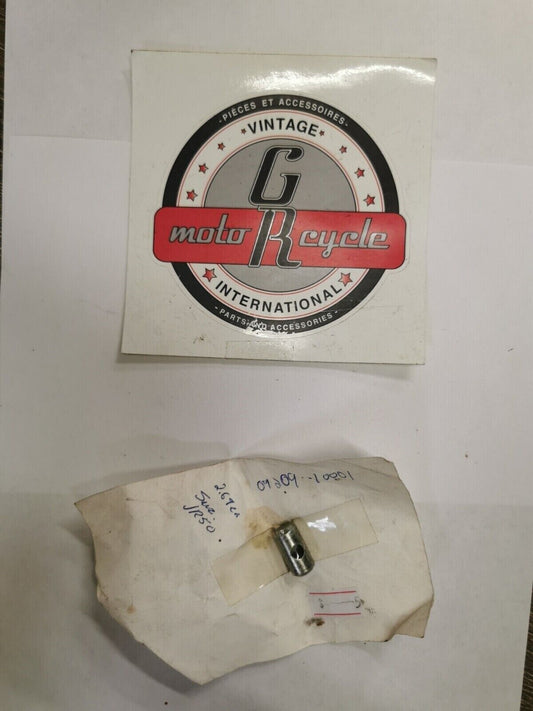 NOS SUZUKI  PIN 09209-10001  S29