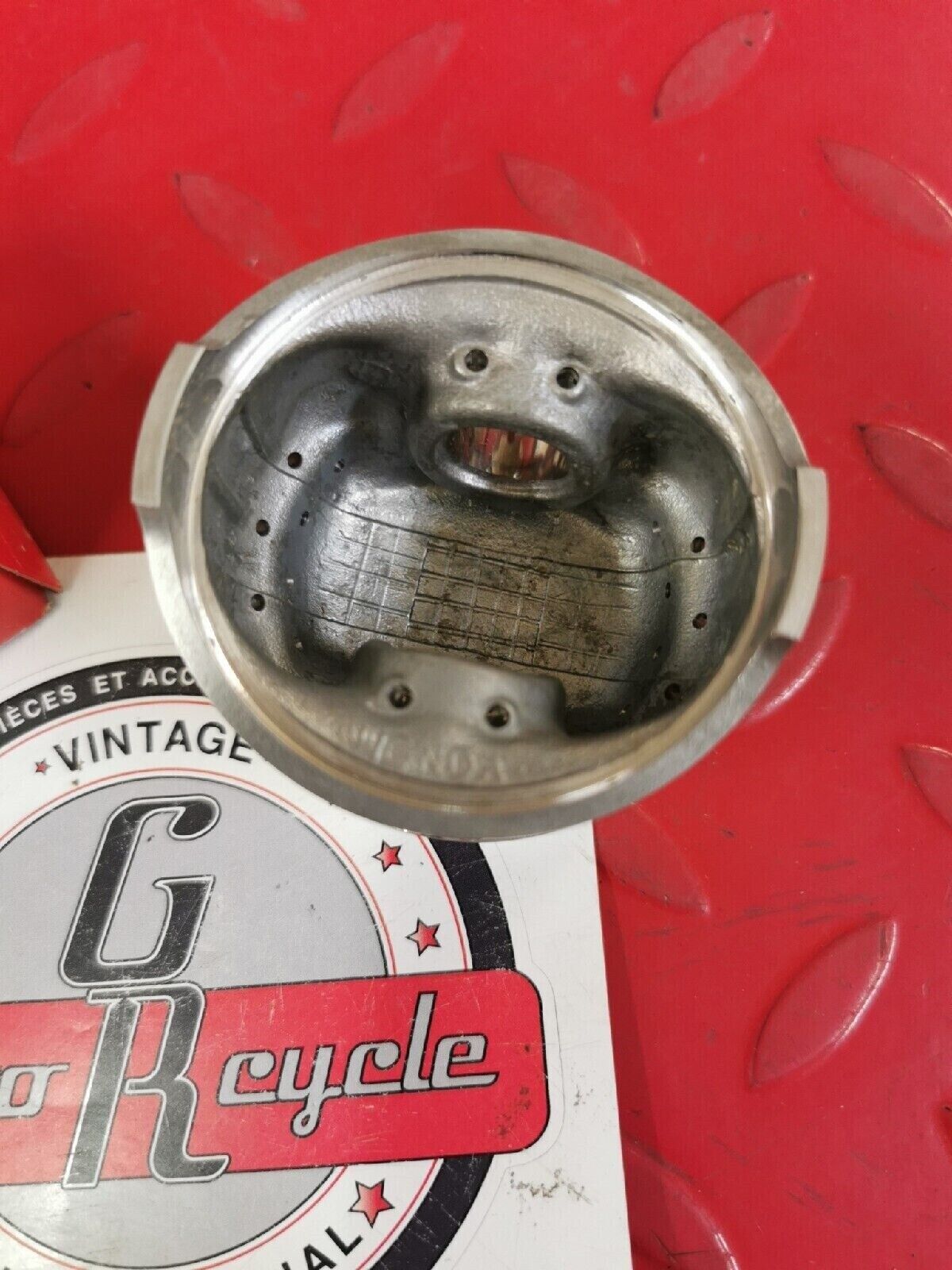 NEW NOS HONDA ATC185 1980 - 1983  PISTON STD 13101-958-000  H38