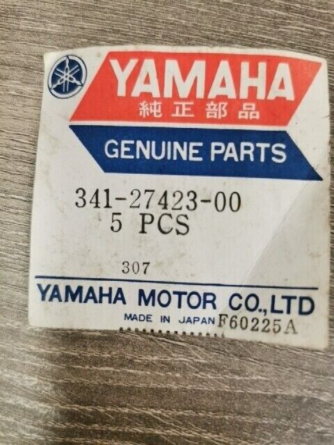 NOS YAMAHA TX500 TX650 TX750 XS500 COVER FOOTREST 341-27423-00-00 Y190