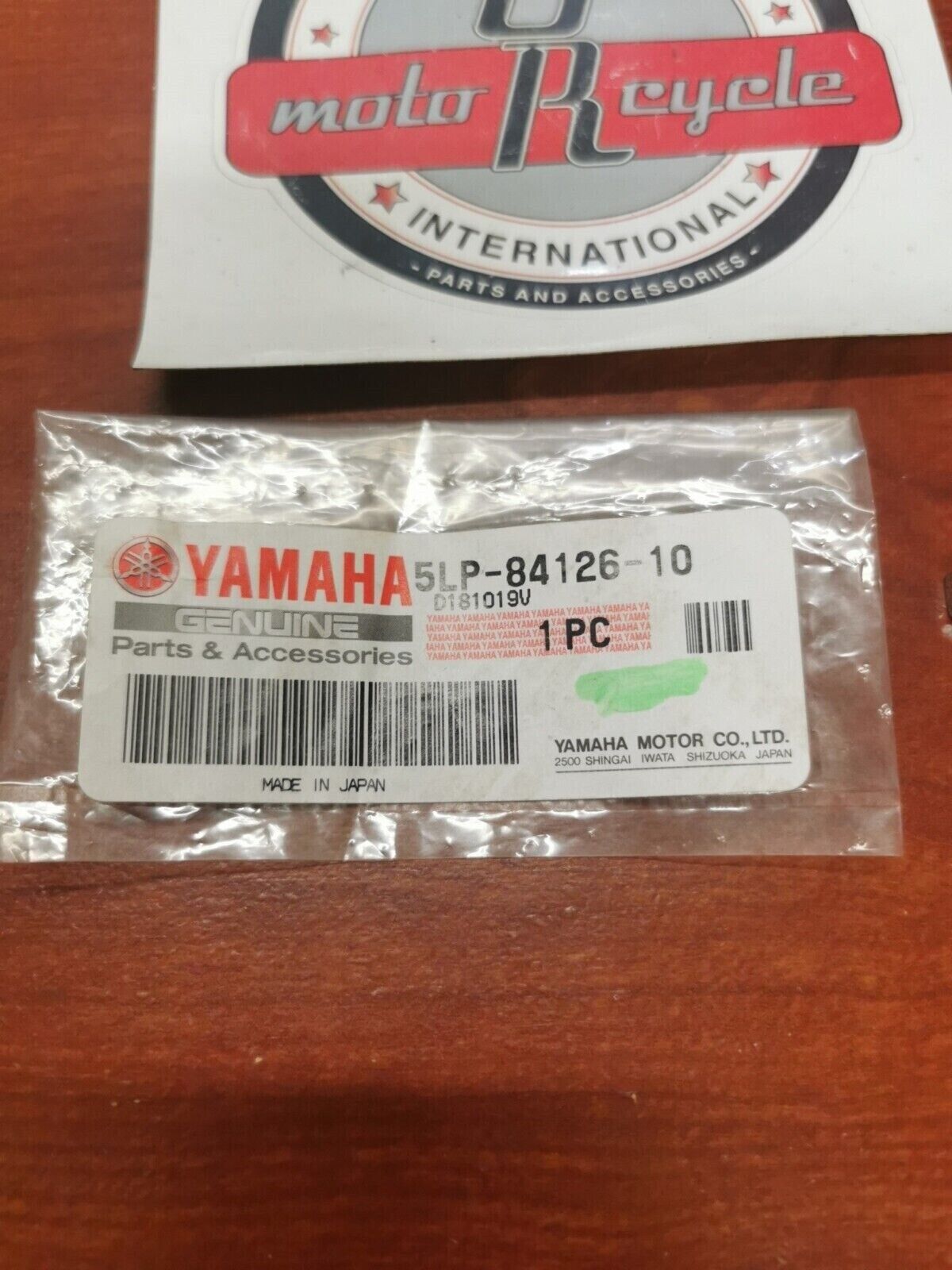 NOS Yamaha YZ450 YZ250 YZ125 YFS200 WR250 LENS FITTING NUT 5LP-84126-10-00 Y82