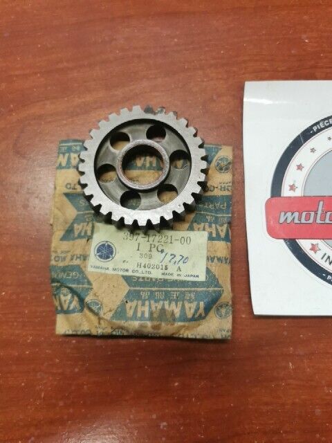 NOS Yamaha RD200 2ND WHEEL GEAR 397-17221-00-00 SUB 397-17221-01-00 Y141