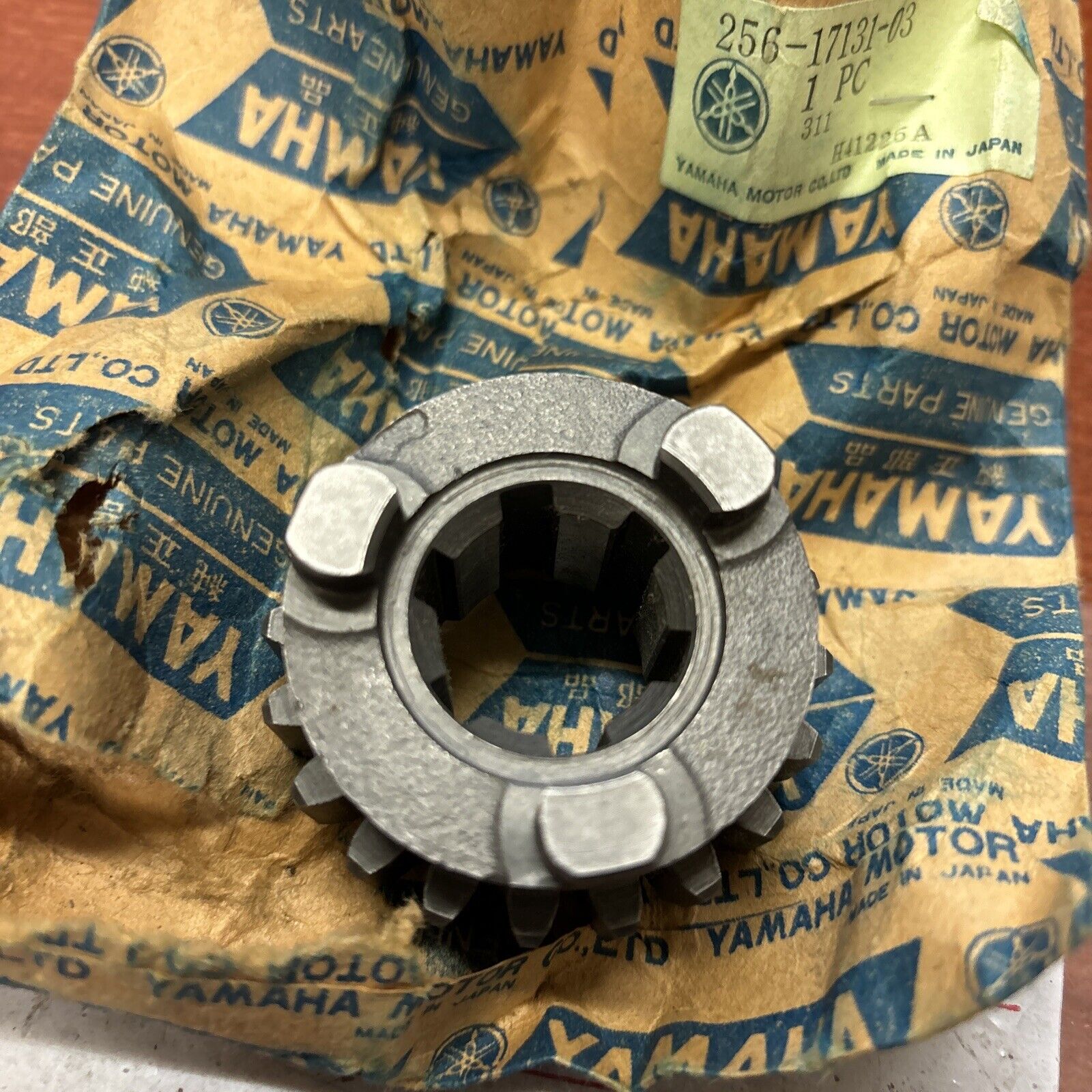 NOS Yamaha TX650 TX750 XS1 3RD PINION GEAR 256-17131-03 SUB 256-17131-02-00 Y172