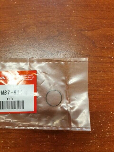 NOS Honda CBR1000 GL1200 GL1500 STOPPER RING 51405-MB7-611 H152