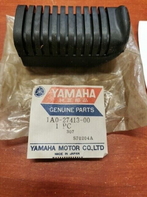 NOS Yamaha RD400 RX50 XS360 FOOTREST COVER 1A0-27413-00-00 Y130