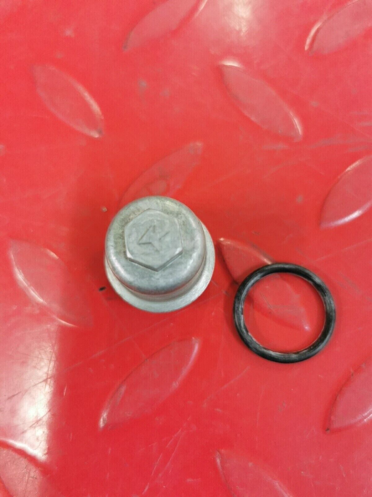 NOS HONDA CB450 CB650 CB750 GL500 FUEL STRAINER CUP  16081-471-831 H27