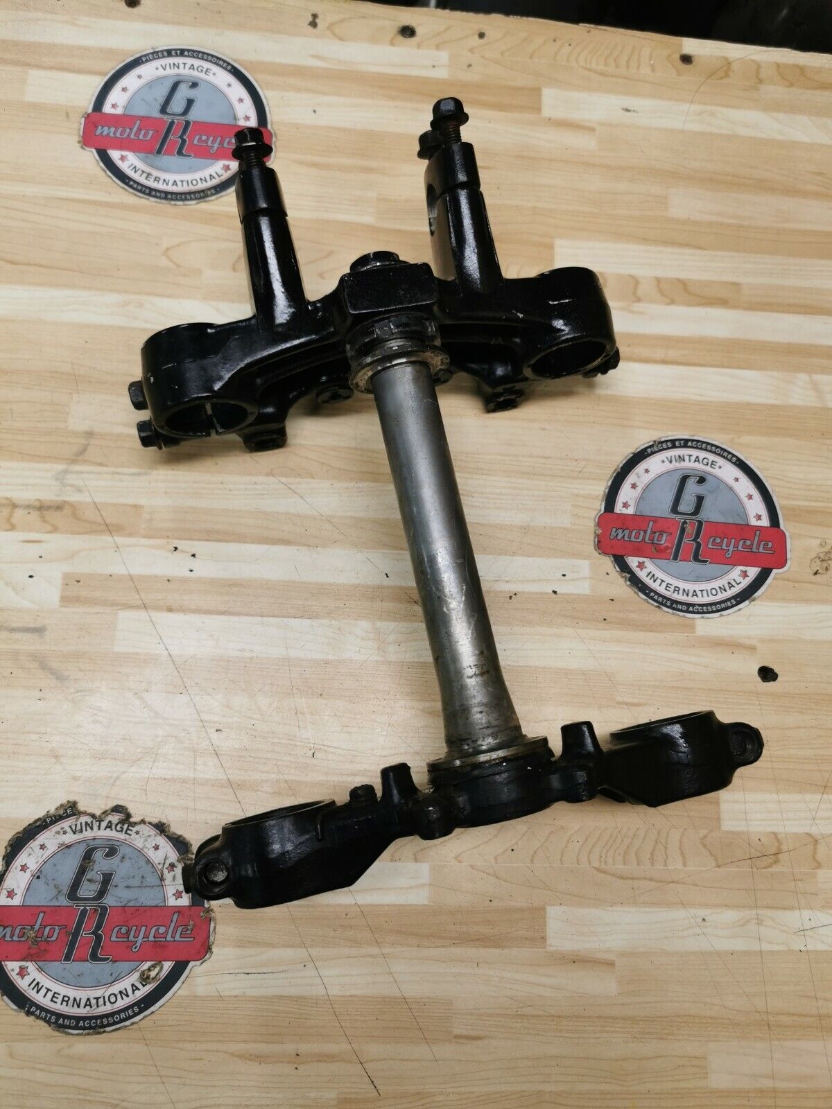 Yamaha XT200 1982 steering stem triple clamp tree crown 1983 15A-23340-00-33