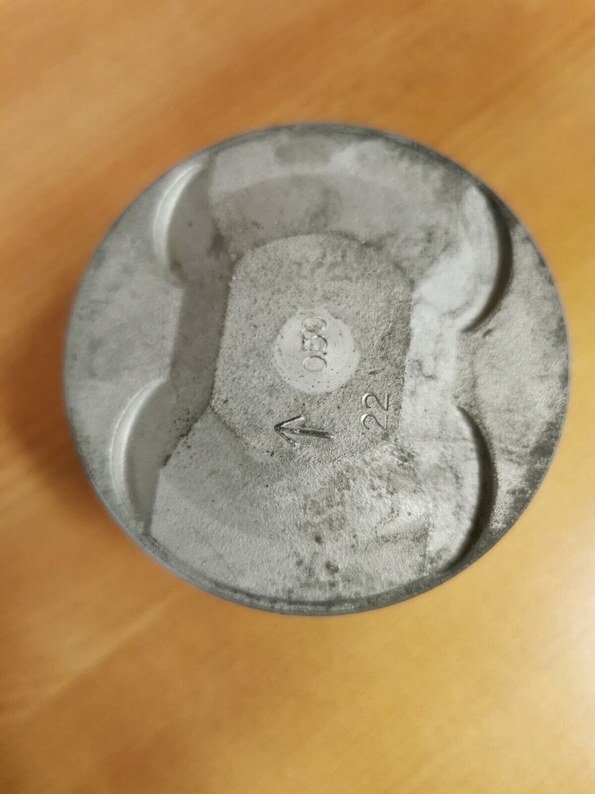 NOS YAMAHA XS500 1973 - 77  PISTON 2 O/S 0.50 SUPERCEDED BY 371-11636-05-00  Y46