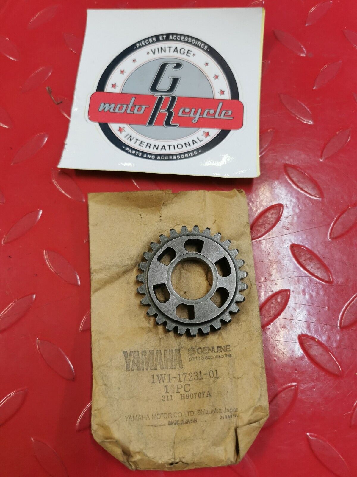 NOS YAMAHA WHEEL GEAR 27TH 1W1-17231-01-00 superceded by 2w6-17231-01-00 Y30
