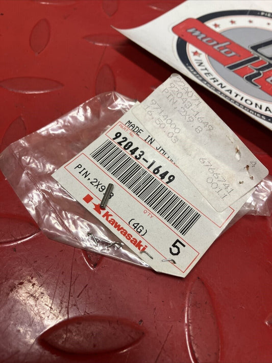 NOS KAWASAKI PIN 2X9.8 92043-1649 K14