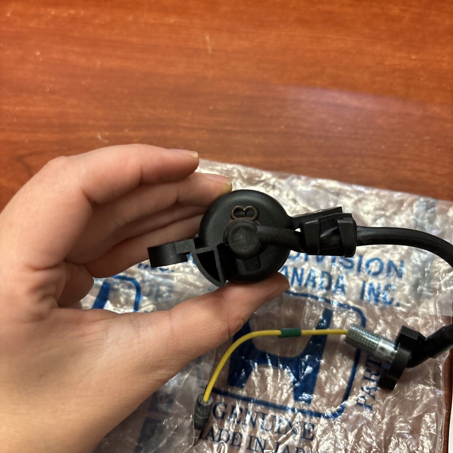 NOS Honda GX240 GX270 GX340 GX390 OIL LEVEL SENSOR 04302-ZE2-010 H153