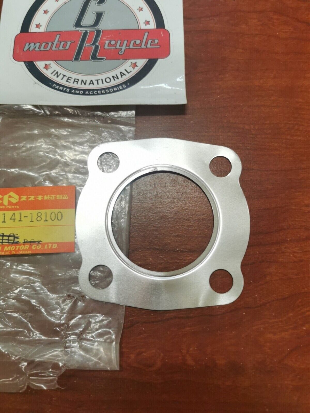 NOS Suzuki 1973 - 77 GT250 CYLINDER HEAD GASKET 11141-18100 SUB. 11141-18000 S16