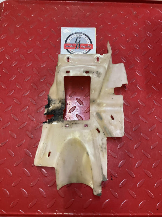 Kawasaki KDX200 1987 rear inner fender mud splah guard air filter flap 1986 1988