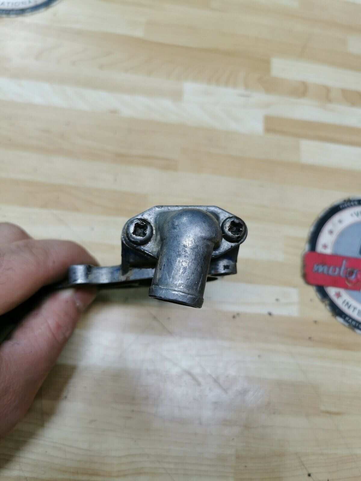 Suzuki RM125 1987 right Crankcase crank case water pump cover housing 1986 1988