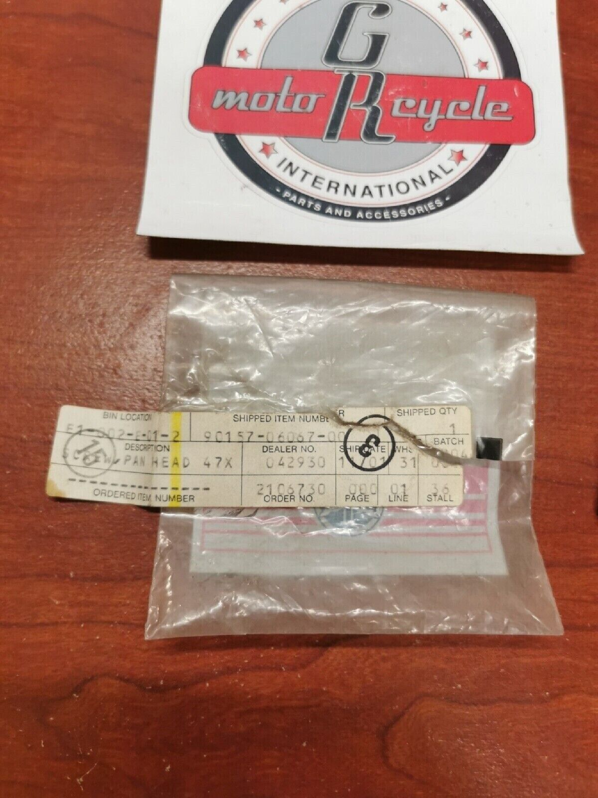 NOS Yamaha PAN HEAD SCREW 90157-06067-00 Y71