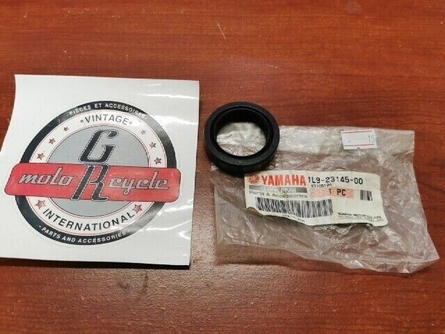 NOS Yamaha TTR125 XS250 XS360 XS400 OIL SEAL 1L9-23145-00-00 Y105