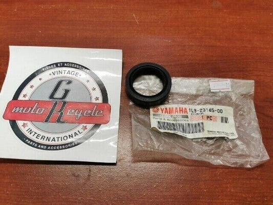 NOS Yamaha TTR125 XS250 XS360 XS400 OIL SEAL 1L9-23145-00-00 Y105