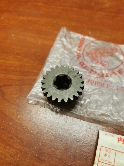 NOS Honda C50 M C65 M Z50M TOP GEAR 23471-041-000 H75