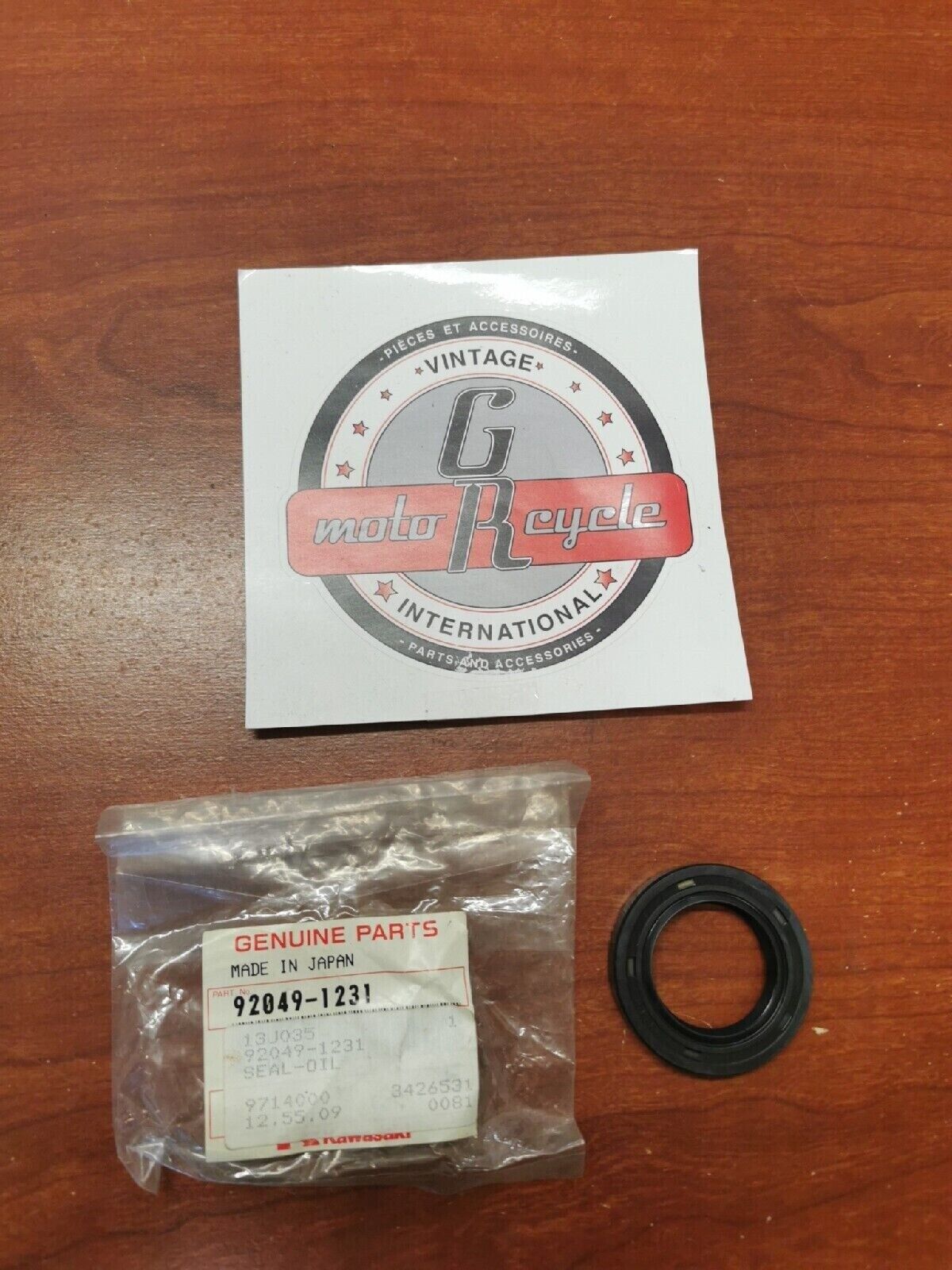 NOS Kawasaki KLF300 KLF220 KLF250 OIL SEAL 92049-1231 K27