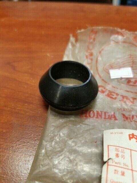 NOS Honda SL350 FRONT FORK DUST SEAL 51425-310-003 H98