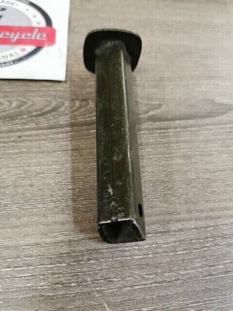 NOS YAMAHA FJ600 SR250 SR500 XJ600 XS400 FOOTREST REAR 447-27431-00-00 Y191