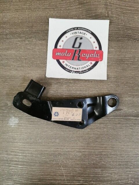 NOS Yamaha DS7 RD250A R5 RD250B R5C R5B STAY MUFFLER 1  278-21445-00-00 Y137