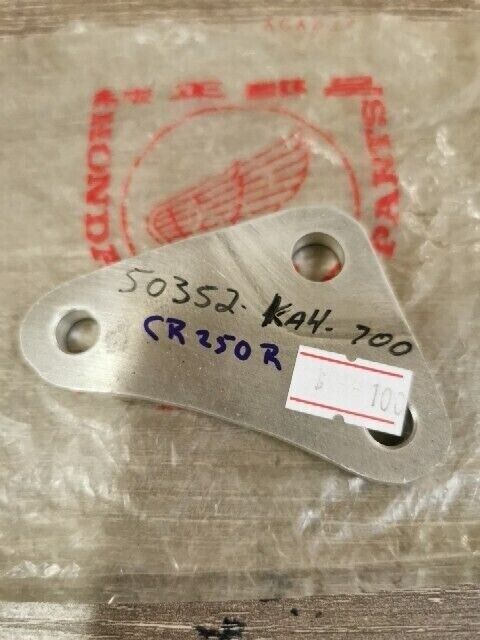 NOS HONDA CR250R CR480R 1982 PLATE L ENGINE HANGER 50352-KA4-700 H79