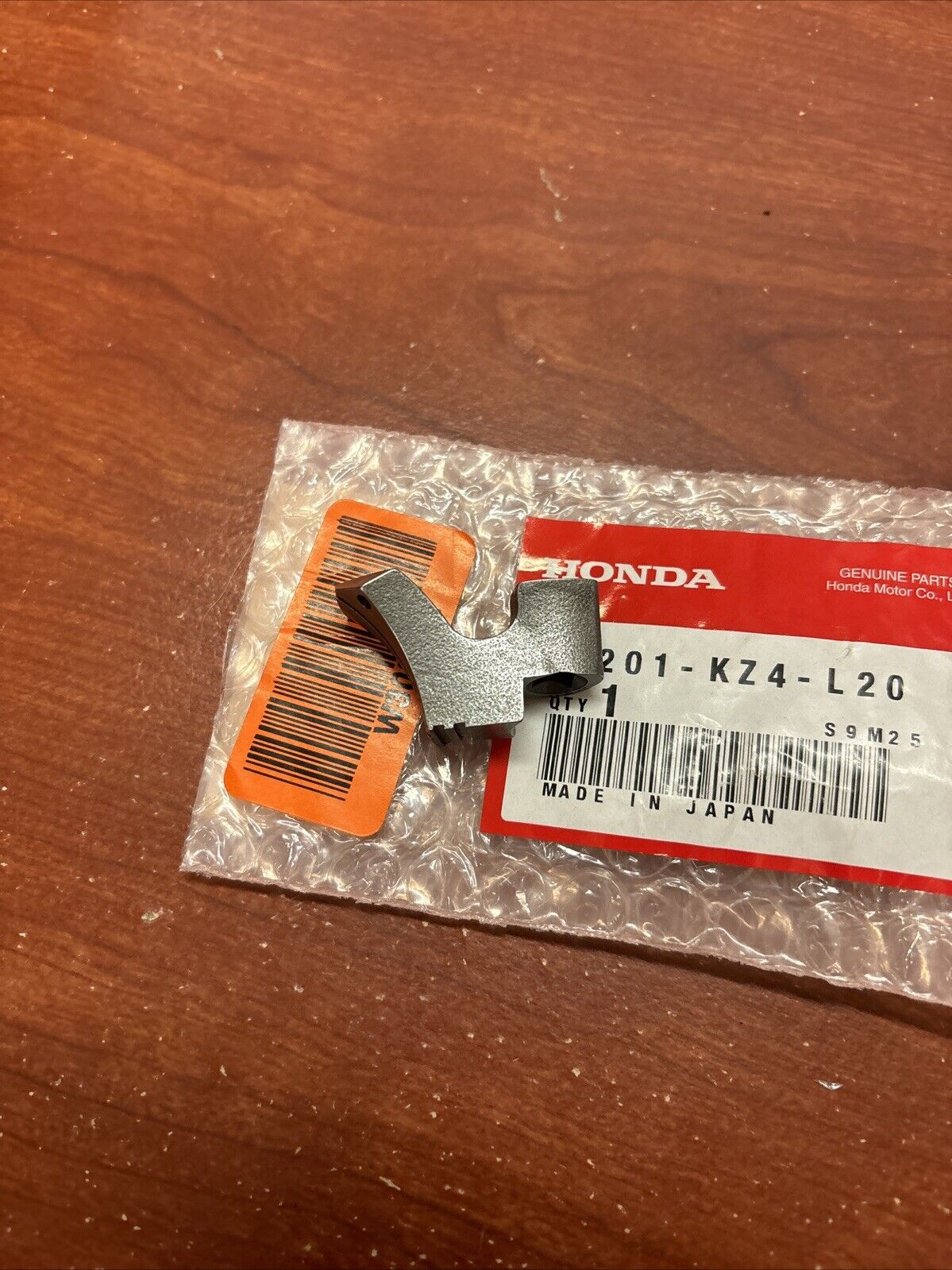 NOS Honda 2002 CR125R LEFT & RIGHT FLAP VALVE 14201-KZ4-L20 & 14202-KZ4-L20 H141