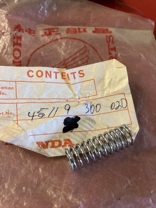 NOS HONDA CB450 CB500 CB550 CB750 CALIPER ADJUSTING SPRING 45119-300-020 H24