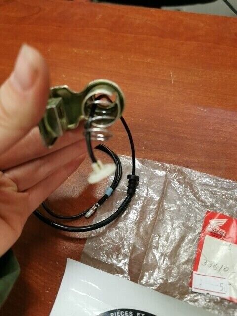 NOS Honda XL250S XL500S RIGHT REAR SOCKET TURN SIGNAL 33610-428-671 H107
