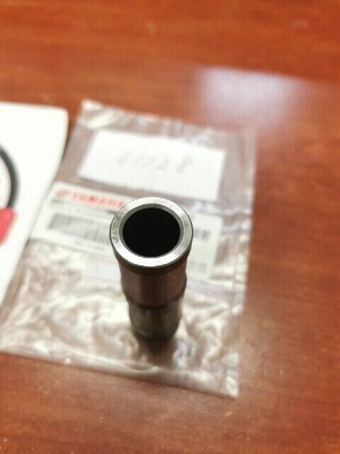 NOS Yamaha XT600 XV250 YZ250 YZ490 TTR250 FRONT WHEEL SPACER 90560-15240-00 Y102