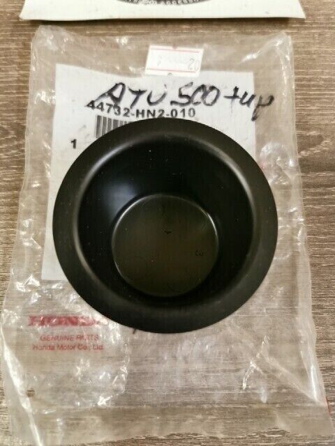 NOS HONDA TRX500FA 2001 - 2011 CAP WHEEL CENTER 44732-HN2-010 H105