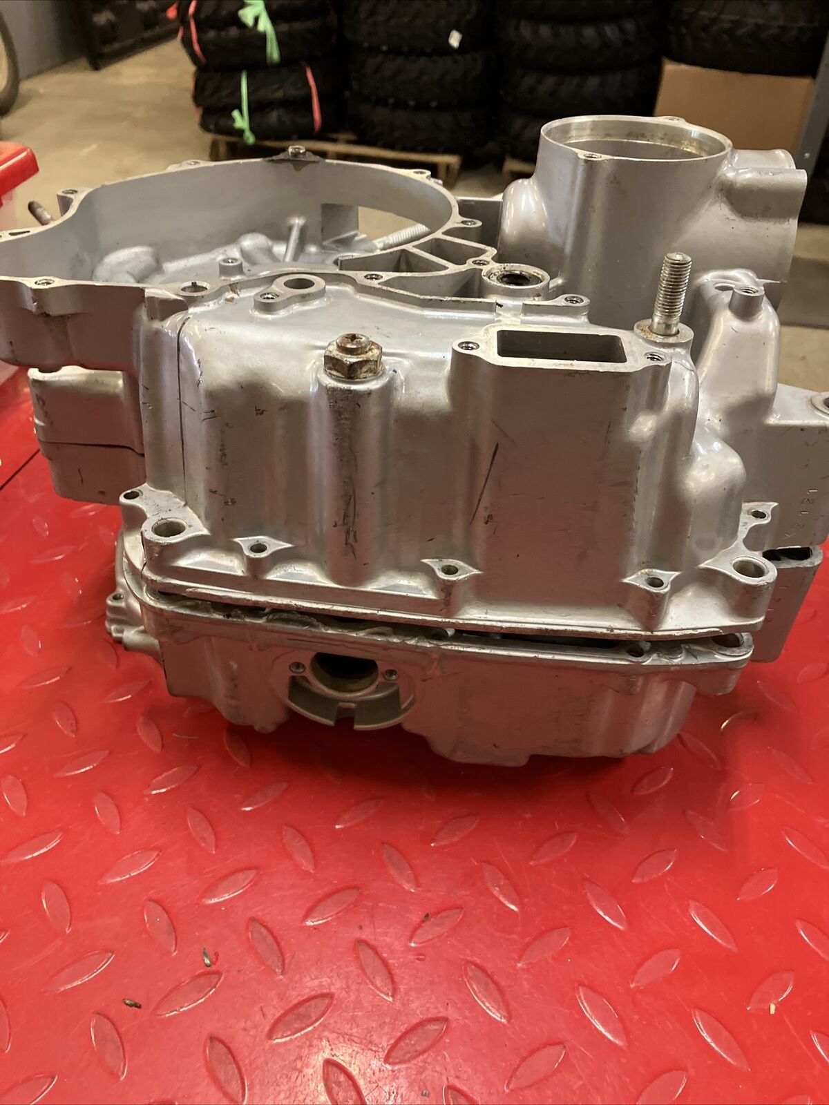 NOS Yamaha XV500 Virago 500 1983 1984 crankcase crank case left right