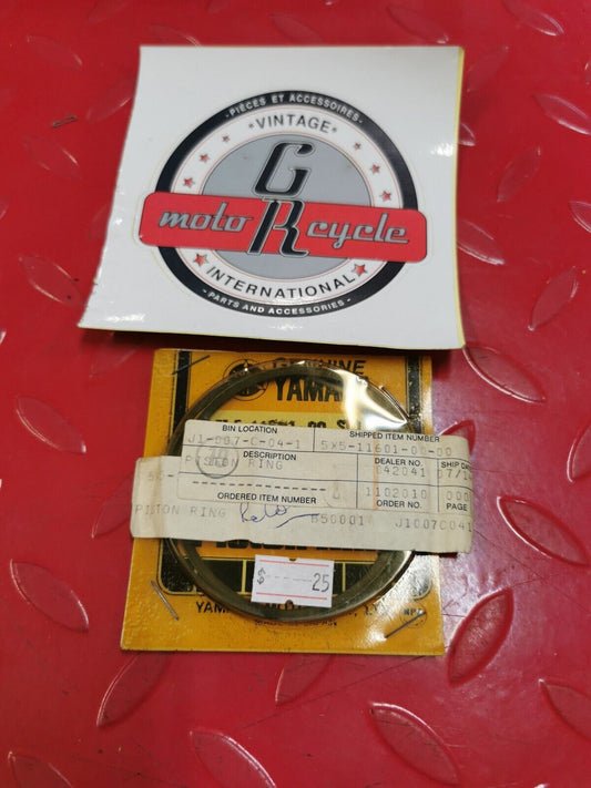 NOS YAMAHA YZ250 1982 PISTON RING SET STD 5X5-11601-00-00 Y32