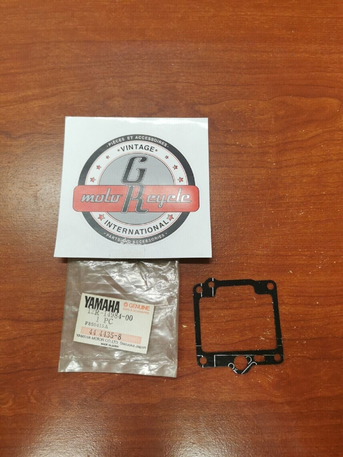 NOS Yamaha XJ700 FJ600 FJ1100 XS400 FLOAT CHAMBER GASKET 3XW-14984-00-00 Y77