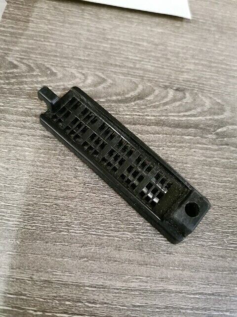 NOS YAMAHA OUTBOARD 70ETLJ CV85ELF COVER WATER INLET 688-45214-02-00 Y112