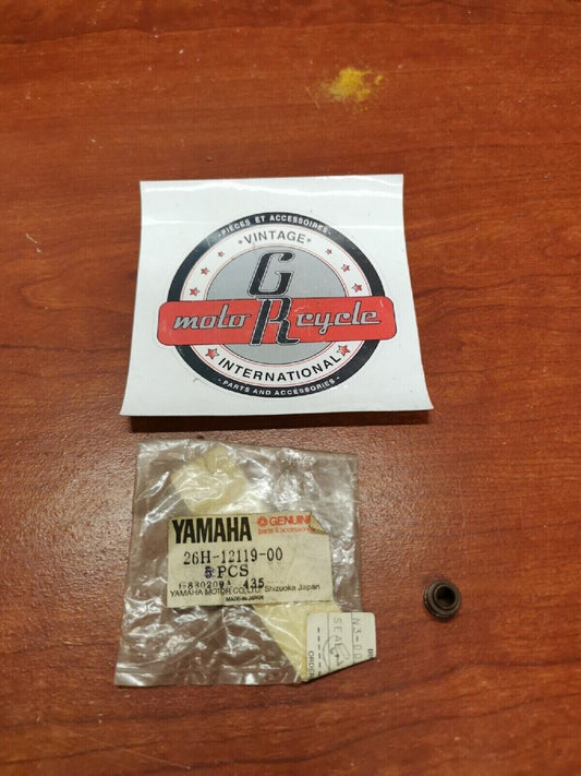 NOS Yamaha XVZ13 XVZ12 VALVE STEM SEAL 26H-12119-00-00 Y72